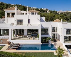 Villa con terraza en Los Monteros, Este Marbella