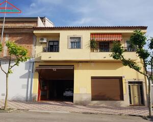 Casa con garaje en Villacarrillo