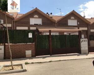 Adosado de 3 habitaciones en Urb. Torrecastillo, Seseña