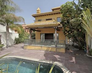 Casa de 5 habitacions en Playa Granada, Motril