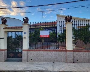 Casa de 5 habitaciones en Granja de Torrehermosa