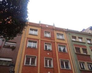 Piso de 6 habitaciones en Teatinos , Oviedo