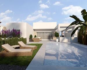 Villa con piscina en Algorfa