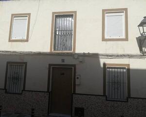 Casa de 5 habitacions en Cantillana