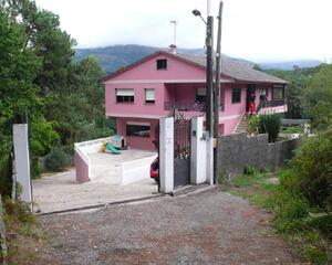 Casa de 9 habitaciones en Negros, Redondela