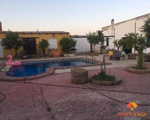 Casa con piscina en Mirandilla