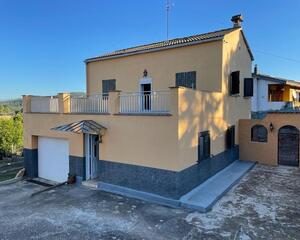 Casa con terraza en Castellnou de Bages