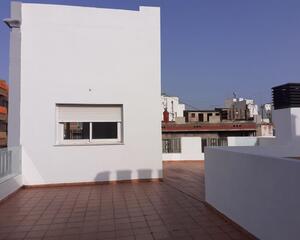 Ático de 2 habitaciones en Ayuntamiento, Oliva