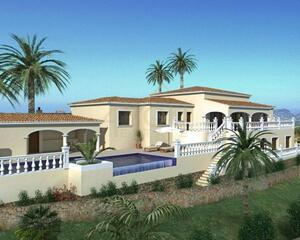 Villa con piscina en Los Arenales del Sol
