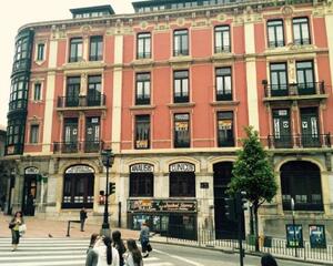 Local comercial con terraza en Centro Civico, Centro Oviedo