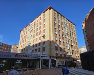 Piso de 4 habitaciones en Burgos