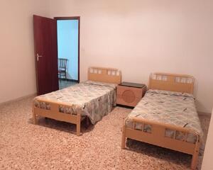 Piso de 4 habitaciones en Cazorla