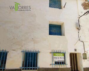 Casa de 3 habitaciones en Sierra de Albarracin, Pozondón