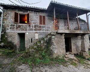 Casa de 3 habitaciones en Melias, O Pereiro de Aguiar