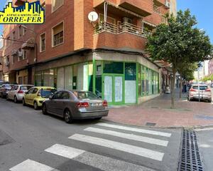 Local comercial en Pablo Iglesias, Centro Almería