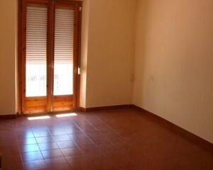 Pis de 6 habitacions en Alguaire