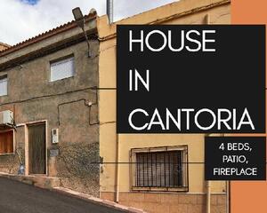 Casa con vistas en Cantoria