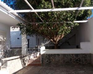 Casa con terraza en Puntalón, Motril