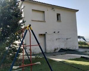 Xalet de 3 habitacions en Can Villalba, Abrera