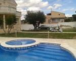 Casa con piscina en Baronia de Mar, Bellvei