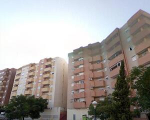 Piso de 4 habitaciones en Universidad, Jaén