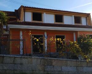 Casa con jardin en Barbadás, Ourense
