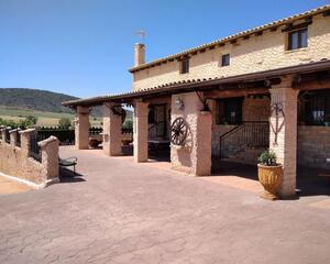 Casa con jardin en Villar de Olalla