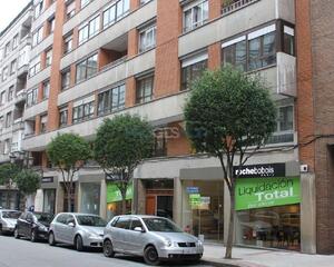 Local comercial en Oviedo, La Fuente