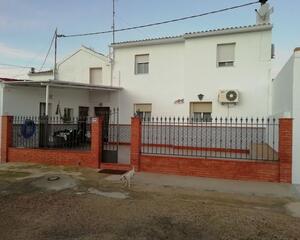Finca de 4 habitaciones en Estación de Salinas, Archidona