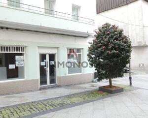 Local comercial reformado en Dolores, Centro Ferrol