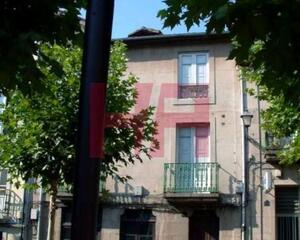 Casa de 10 habitaciones en Ourense