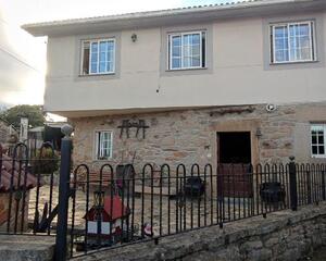 Casa amb jardí en A Castellana, Arangas