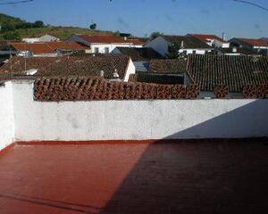 Piso con terraza en Ayuntamiento, Fuentes de León