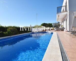 Casa amb piscina en Vallpineda, Sitges