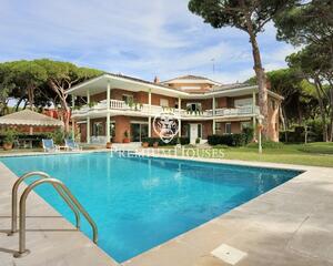 Casa con piscina en La Pineda, Castelldefels