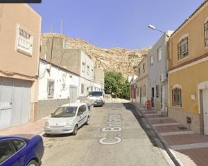 Casa de 3 habitaciones en La Chanca, La Chanca Almería