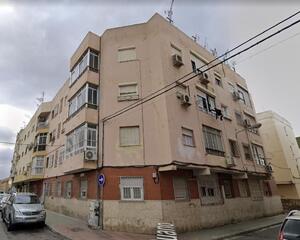 Piso de 3 habitaciones en La Chanca , Almería