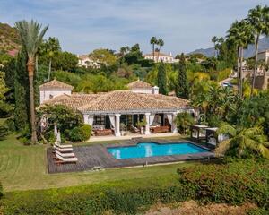 Villa con jardin en Ctra. Benahavis, Marbella