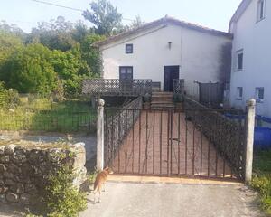 Casa de 4 habitaciones en Riva de Ruesga, Ruente