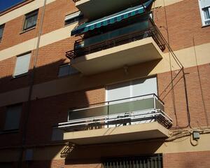 Piso con terraza en Almansa