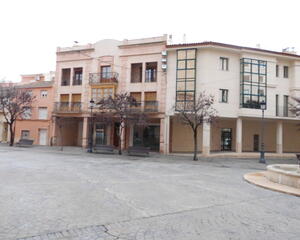 Piso de 4 habitaciones en Almansa