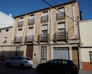 Casa de 5 habitaciones en Almansa