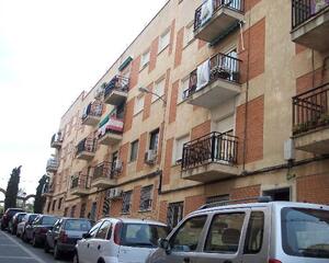 Piso de 3 habitaciones en Avenida de Ayora, Almansa