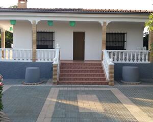 Chalet de 3 habitaciones en Los Arenales, Puente Genil