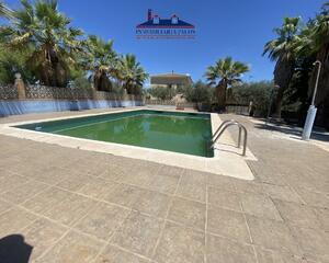 Chalet con piscina en Los Arenales, Puente Genil