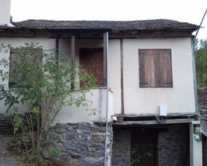 Casa rural con chimenea en Ponferrada