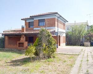 Casa de 3 habitaciones en Centro, Hospital de Orbigo