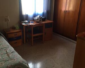 Piso de 4 habitaciones en Avda. E. Español, Ceuta