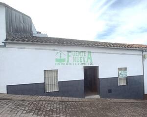 Casa en De la Torre, Polígono Fuentes de León