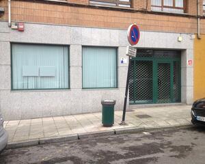 Local comercial de 2 habitaciones en Vallobín, Oviedo